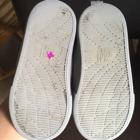 Sneaker - Picture 4 of 4